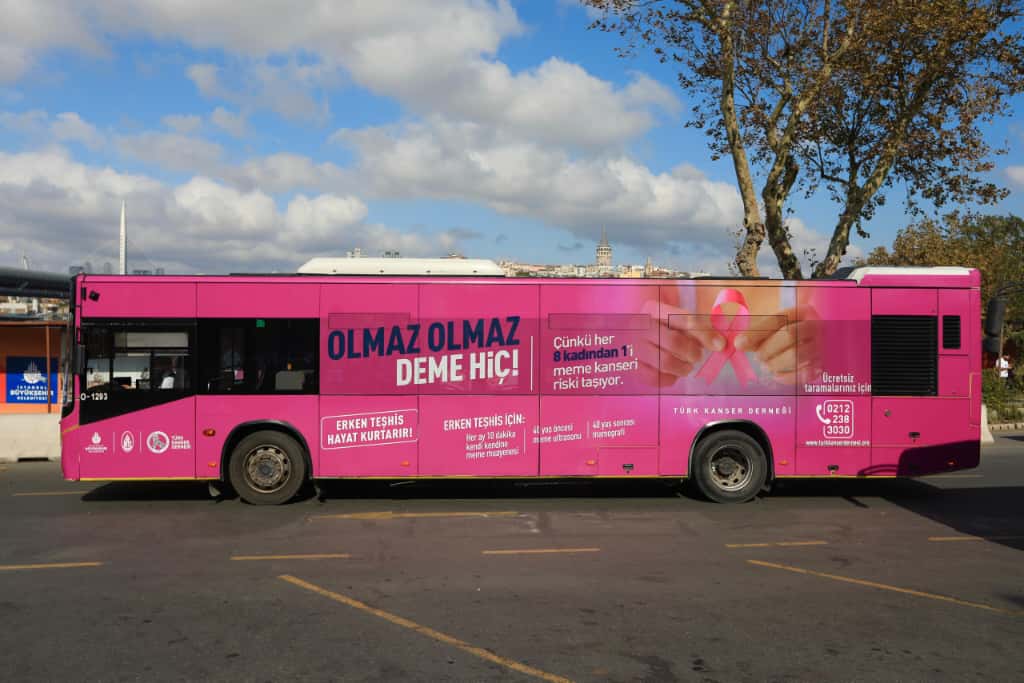 İETT’den meme kanseri farkındalık otobüsü
